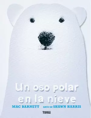 UN OSO POLAR EN LA NIEVE