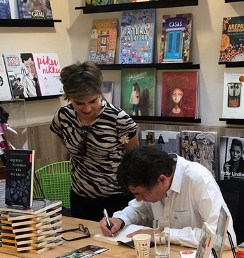 3:00 p.m. ALEJANDRO GAVIRIA  Sesión firma de libros 